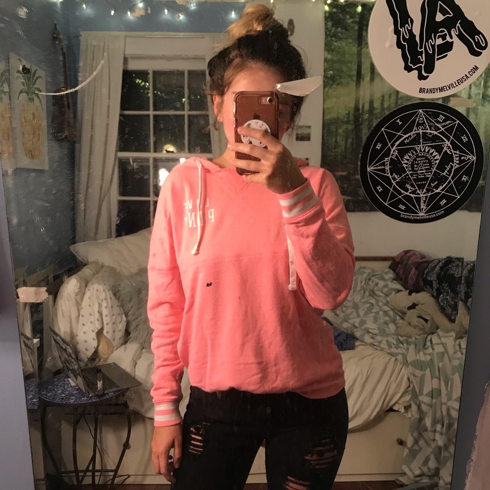 Love pink v-neck sweatshirt